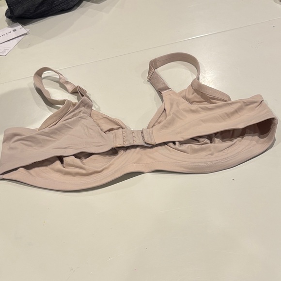 Wacoal Nude Women's Bra - Picture 2 of 3